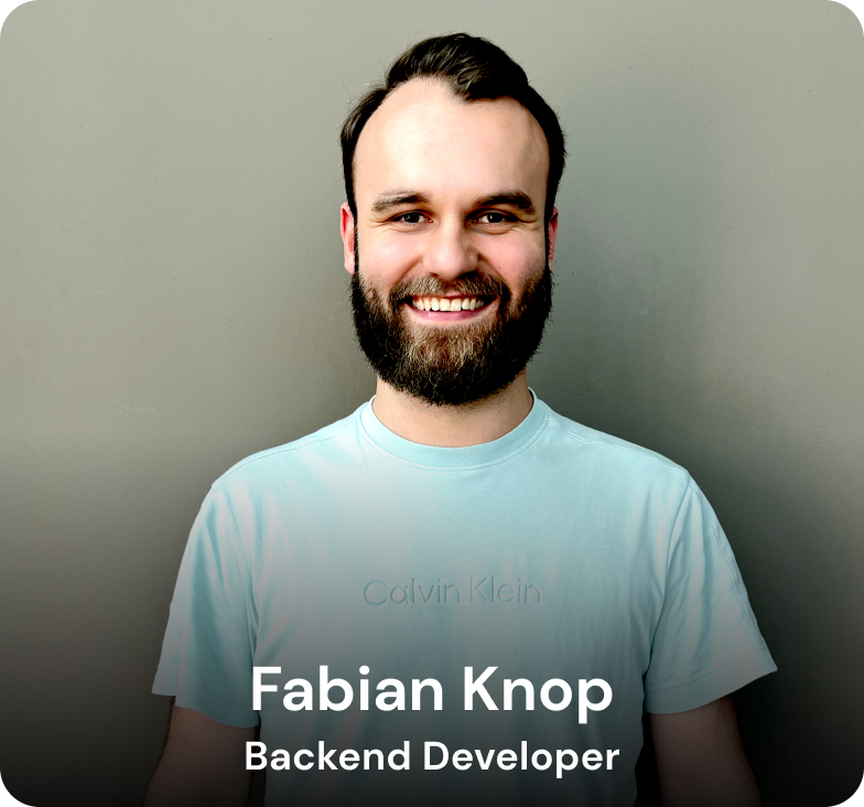 A portrait photograph of Nicxon Digital's Backend Developer, Fabian Knop smiling.